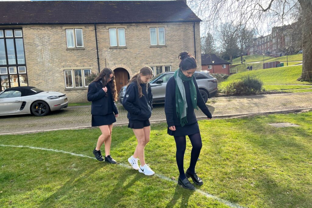 Pupils measuring a circle.